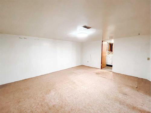 4823 46 Avenue, Spirit River, AB - Indoor Photo Showing Other Room