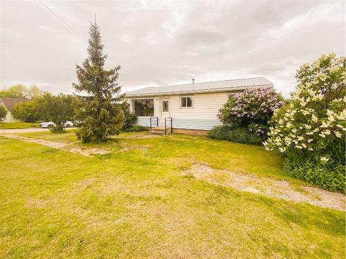 4823 46 Avenue, Spirit River, AB - Outdoor