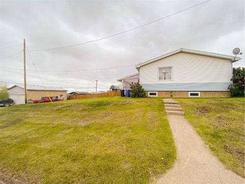 4823 46 Avenue, Spirit River, AB - Outdoor