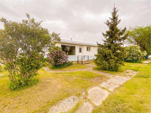 4823 46 Avenue, Spirit River, AB - Outdoor