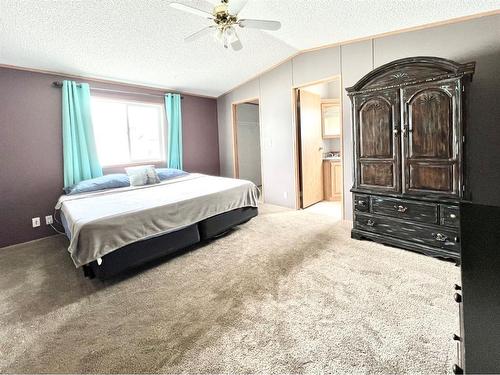519 Kimble Street, Rural Grande Prairie No. 1, County Of, AB - Indoor Photo Showing Bedroom