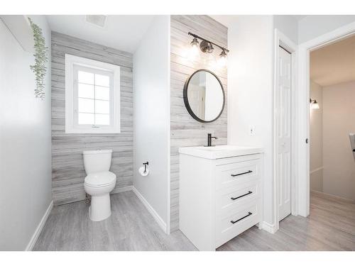9001 64 Avenue, Grande Prairie, AB - Indoor Photo Showing Bathroom
