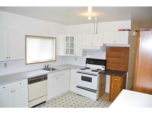 10610 90 Street, Peace River, AB - Indoor Photo Showing Kitchen