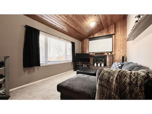 9814 75 Avenue, Grande Prairie, AB - Indoor With Fireplace