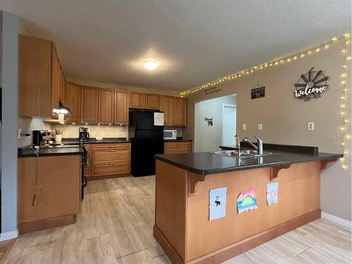 72338 Rge Rd 224, Rural Greenview No. 16, M.D. Of, AB - Indoor Photo Showing Kitchen With Double Sink