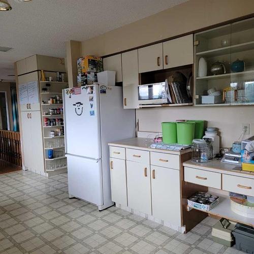 11719 103 Street, Peace River, AB - Indoor Photo Showing Kitchen