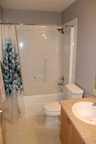 9824 65 Avenue, Grande Prairie, AB - Indoor Photo Showing Bathroom