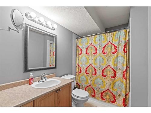 9824 65 Avenue, Grande Prairie, AB - Indoor Photo Showing Bathroom