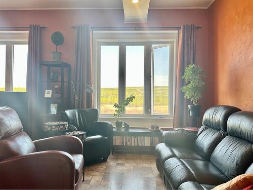 235044 Twp 821A, Rural Peace No. 135, M.D. Of, AB - Indoor Photo Showing Living Room