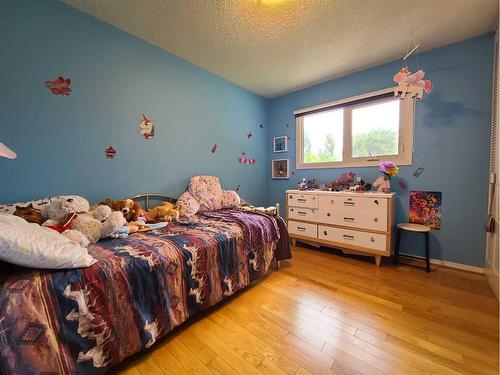 7529 96 Street, Peace River, AB - Indoor Photo Showing Bedroom