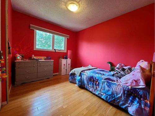 7529 96 Street, Peace River, AB - Indoor Photo Showing Bedroom