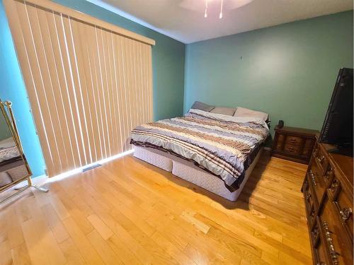 7529 96 Street, Peace River, AB - Indoor Photo Showing Bedroom