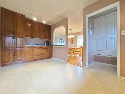 7529 96 Street, Peace River, AB - Indoor