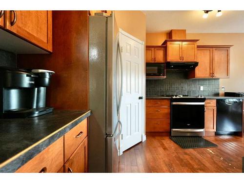 9117 134 Avenue, Peace River, AB - Indoor Photo Showing Kitchen