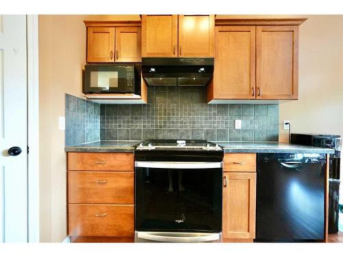 9117 134 Avenue, Peace River, AB - Indoor Photo Showing Kitchen