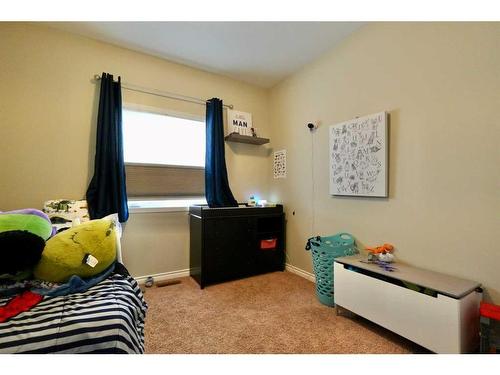 9117 134 Avenue, Peace River, AB - Indoor Photo Showing Bedroom