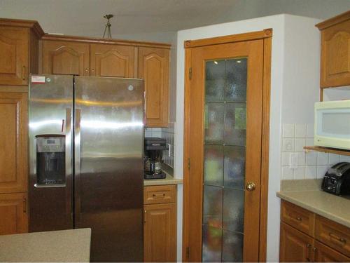 220037-692 Road East, Rural Northern Lights, County Of, AB - Indoor Photo Showing Kitchen