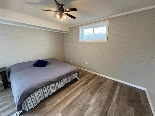 11802 78 Street, Peace River, AB - Indoor Photo Showing Bedroom