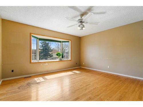 9110 99A Avenue, Sexsmith, AB - Indoor Photo Showing Other Room