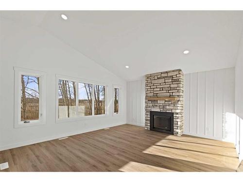 7619 61 Avenue, Rural Grande Prairie No. 1, County Of, AB - Indoor Photo Showing Living Room With Fireplace