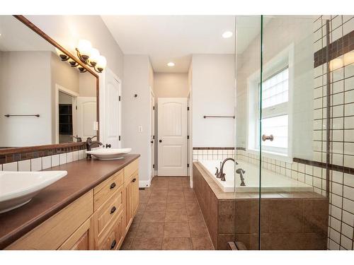 30-705033 Road 65 Range, Rural Grande Prairie No. 1, County Of, AB - Indoor Photo Showing Bathroom