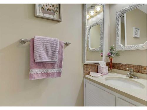 9906 105 Avenue, Grande Prairie, AB - Indoor Photo Showing Bathroom