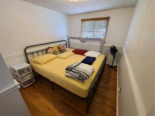 10921 92 Street, Peace River, AB - Indoor Photo Showing Bedroom