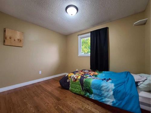 10921 92 Street, Peace River, AB - Indoor Photo Showing Bedroom