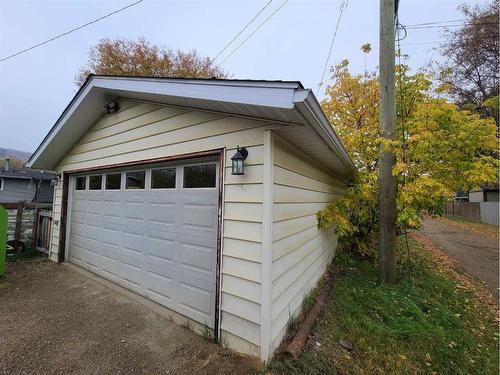 10921 92 Street, Peace River, AB - Outdoor