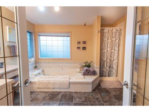 6121 96 Street, Grande Prairie, AB - Indoor Photo Showing Bathroom