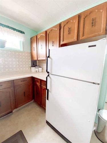 4752 52 Street, Rycroft, AB - Indoor Photo Showing Kitchen