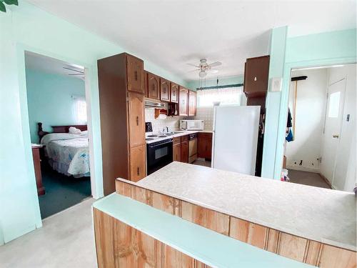 4752 52 Street, Rycroft, AB - Indoor Photo Showing Kitchen