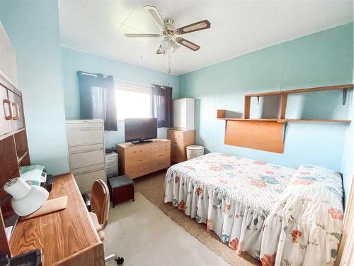 4752 52 Street, Rycroft, AB - Indoor Photo Showing Bedroom