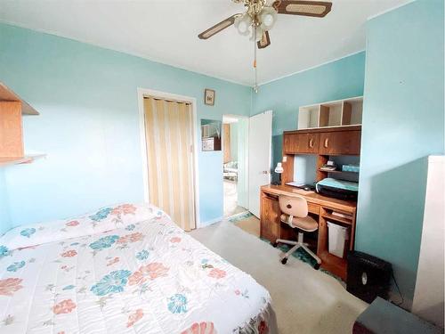 4752 52 Street, Rycroft, AB - Indoor Photo Showing Bedroom