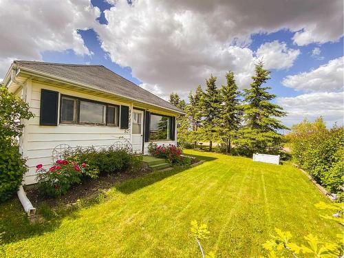 4752 52 Street, Rycroft, AB - Outdoor