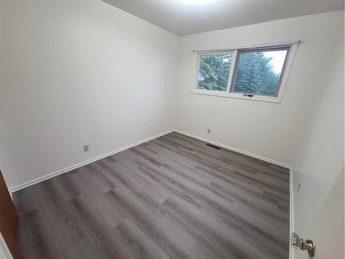 5435 51 Street, Berwyn, AB - Indoor Photo Showing Other Room