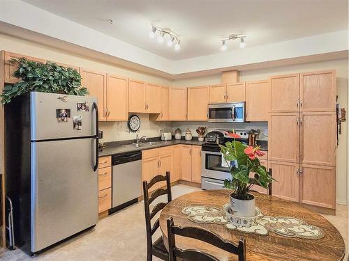 309-160 Moberly Road, Grande Cache, AB - Indoor Photo Showing Kitchen