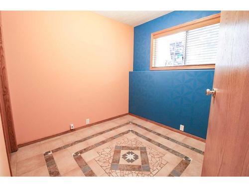 8133 106A Street, Grande Prairie, AB - Indoor Photo Showing Other Room