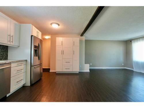 8218 96 Street, Peace River, AB - Indoor Photo Showing Kitchen