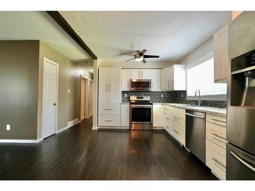 8218 96 Street, Peace River, AB - Indoor Photo Showing Kitchen
