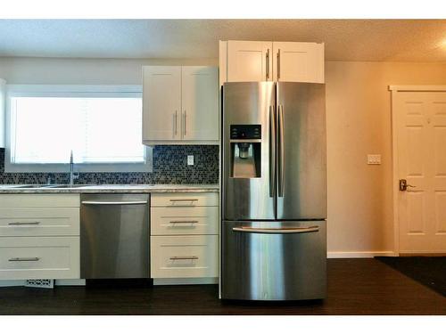 8218 96 Street, Peace River, AB - Indoor Photo Showing Kitchen