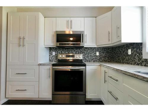 8218 96 Street, Peace River, AB - Indoor Photo Showing Kitchen With Upgraded Kitchen
