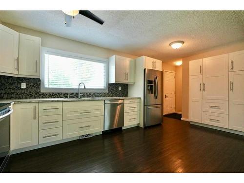 8218 96 Street, Peace River, AB - Indoor Photo Showing Kitchen