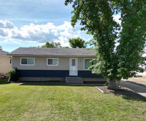8218 96 Street, Peace River, AB - Outdoor