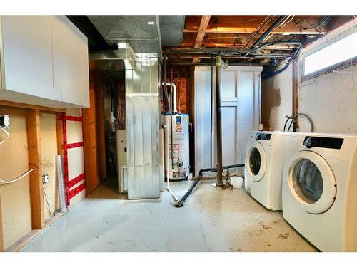 8218 96 Street, Peace River, AB - Indoor Photo Showing Laundry Room