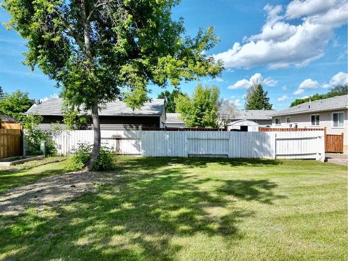 8218 96 Street, Peace River, AB - Outdoor