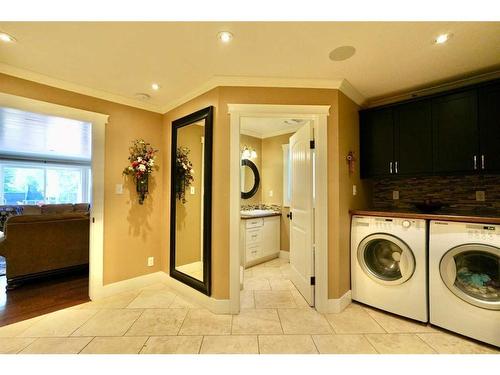 10010 88 Street, Peace River, AB - Indoor Photo Showing Laundry Room