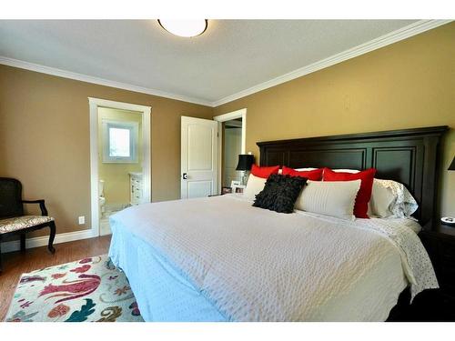 10010 88 Street, Peace River, AB - Indoor Photo Showing Bedroom