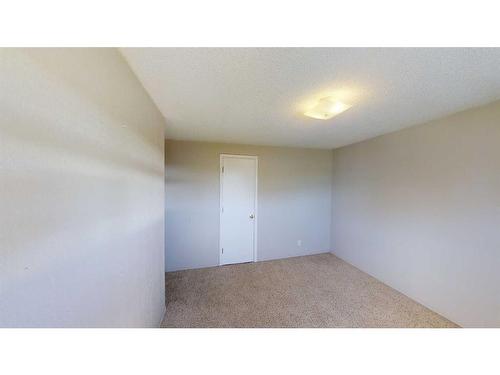 9837 100A Avenue, Sexsmith, AB - Indoor Photo Showing Other Room