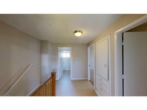 9837 100A Avenue, Sexsmith, AB - Indoor Photo Showing Other Room